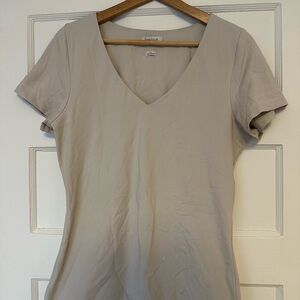 Aritzia Beige Contour Short Sleeve Top Vneck